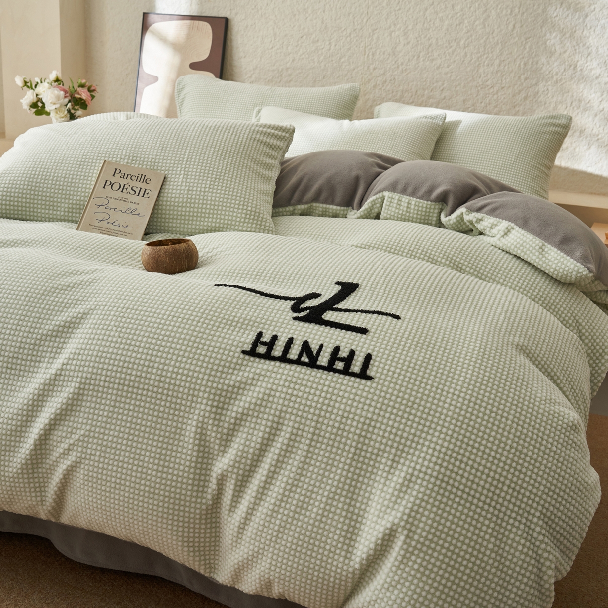 91家纺网 家纺一手货源 找家纺 早晨家纺 2025新款深蓝款阳离子提花牛奶绒四件套 深蓝-绿