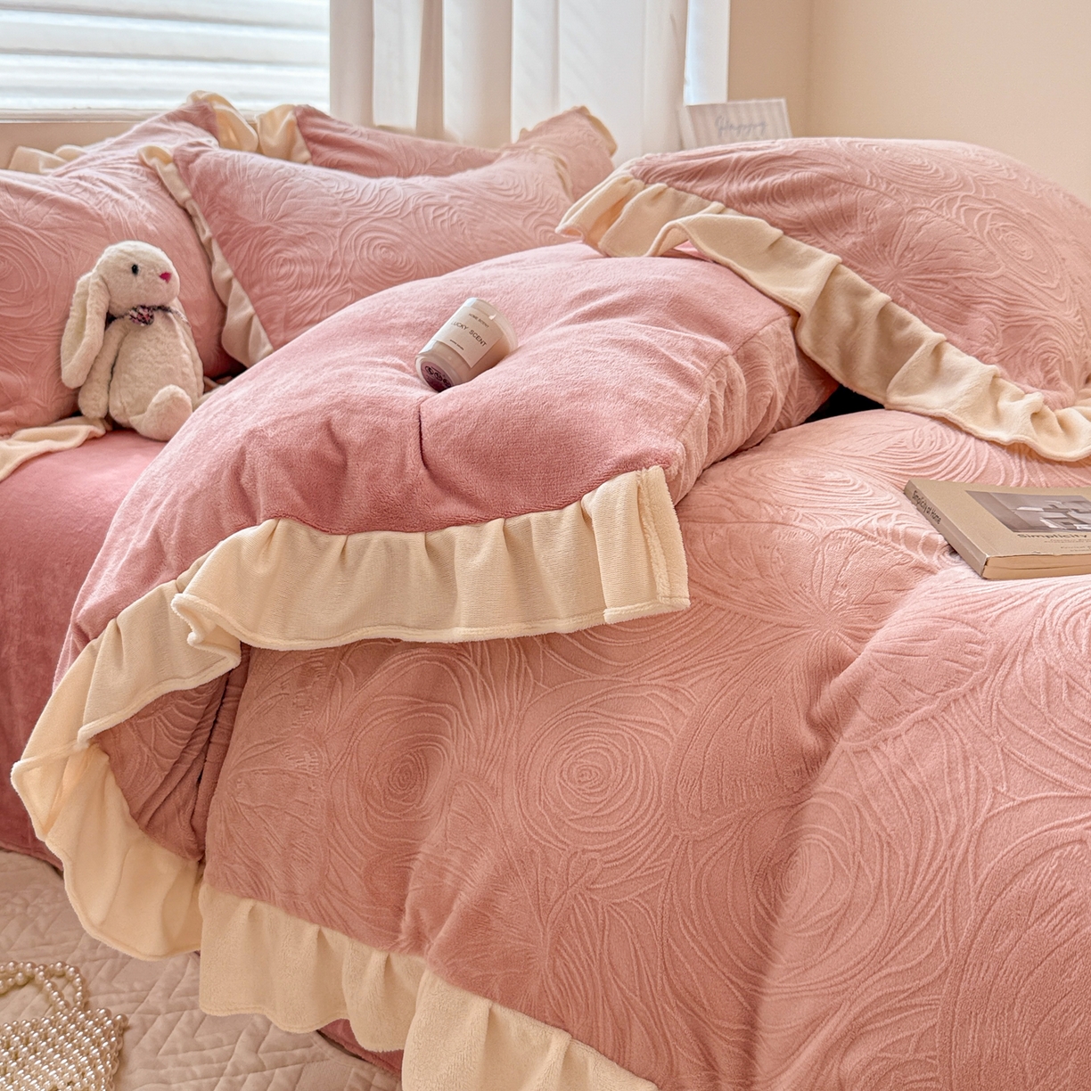 91家纺网 家纺一手货源 找家纺 （总）懒猫家纺 2025新款亲肤舒适牛奶绒四件套-千寻花语系列