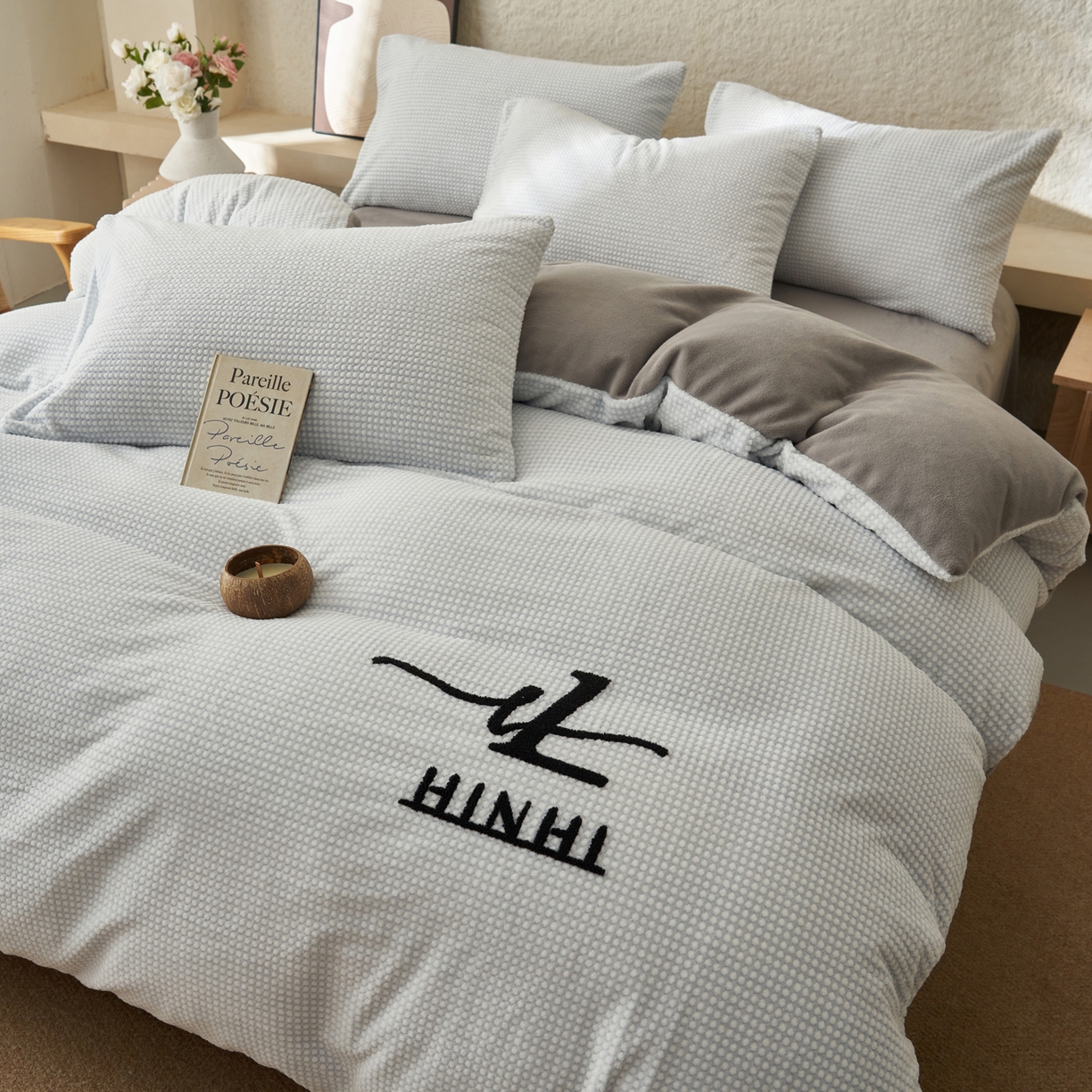 91家纺网 家纺一手货源 找家纺 早晨家纺 2025新款深蓝款阳离子提花牛奶绒四件套 深蓝-蓝