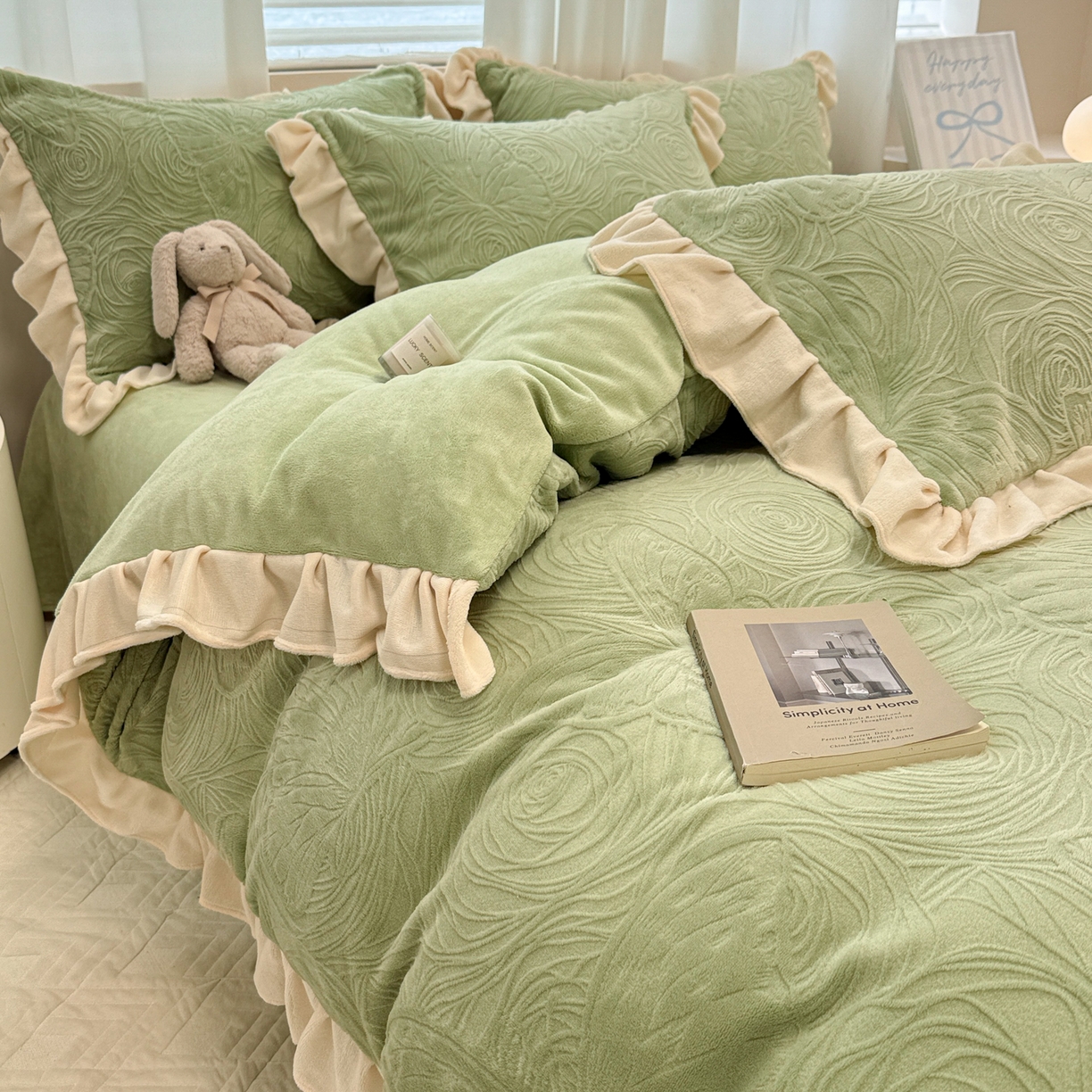 91家纺网 家纺一手货源 找家纺 懒猫家纺 2025新款亲肤舒适牛奶绒四件套-千寻花语系列 千寻花语-雅绿