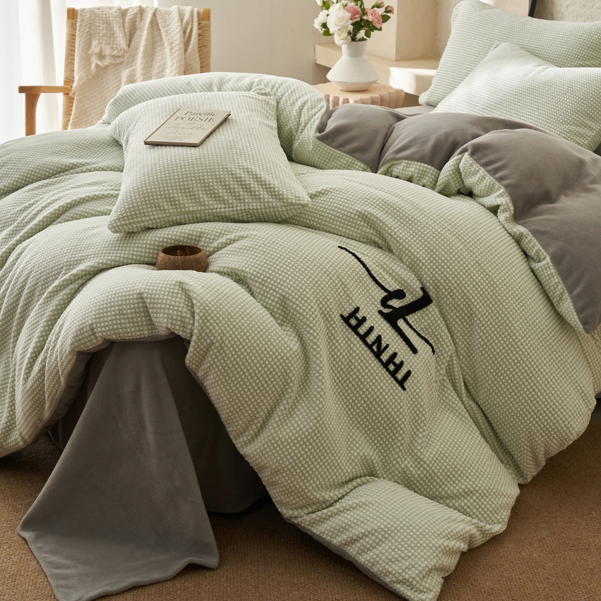 91家纺网 家纺一手货源 找家纺 早晨家纺 2025新款深蓝款阳离子提花牛奶绒四件套 深蓝-绿