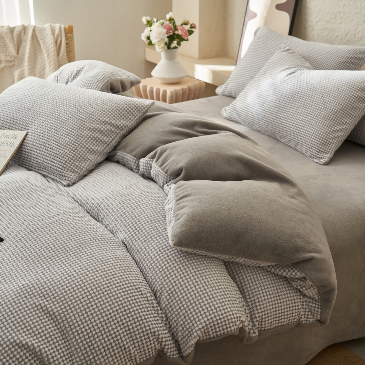 91家纺网 家纺一手货源 找家纺 （总）早晨家纺 2025新款深蓝款阳离子提花牛奶绒四件套