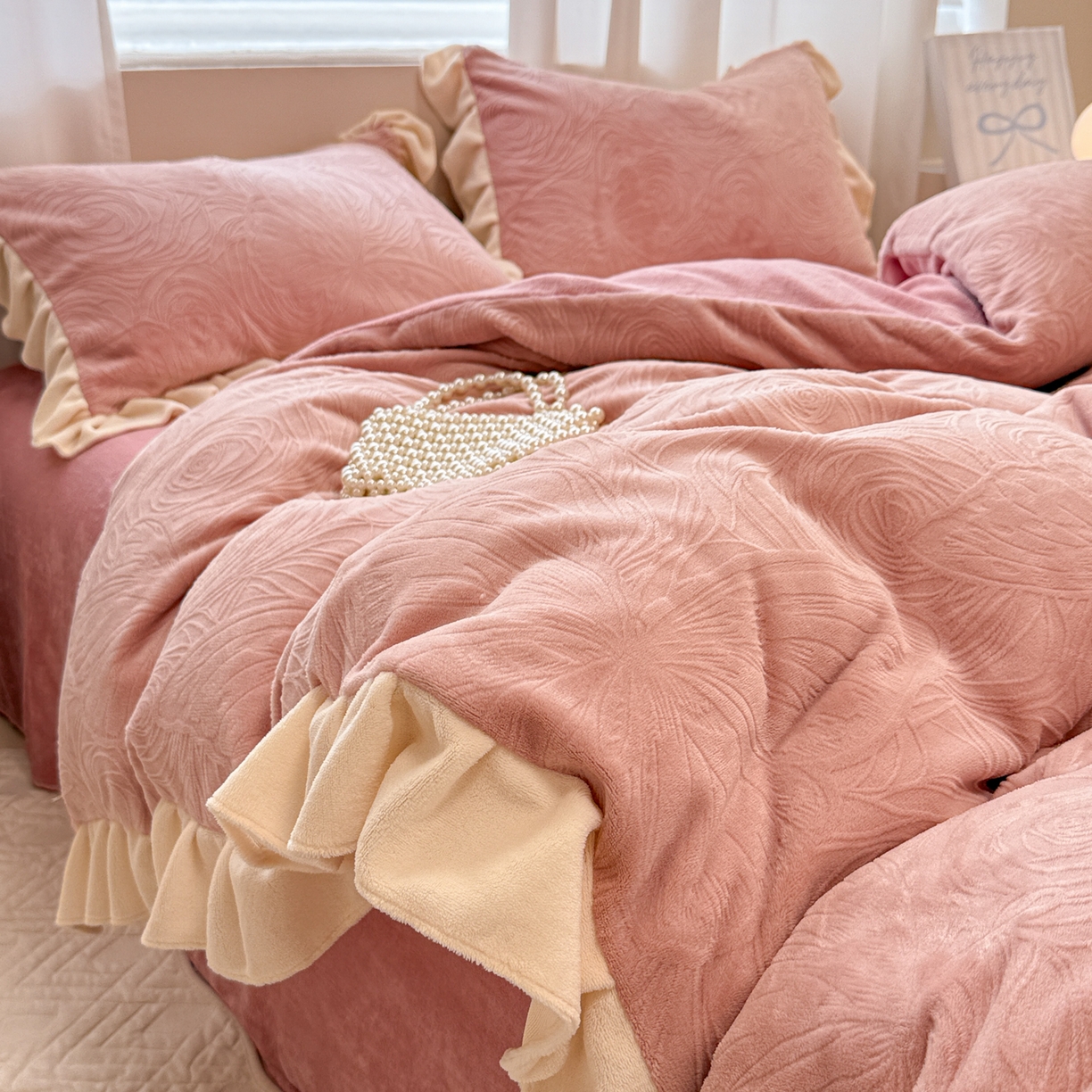 91家纺网 家纺一手货源 找家纺 懒猫家纺 2025新款亲肤舒适牛奶绒四件套-千寻花语系列 千寻花语-豆沙