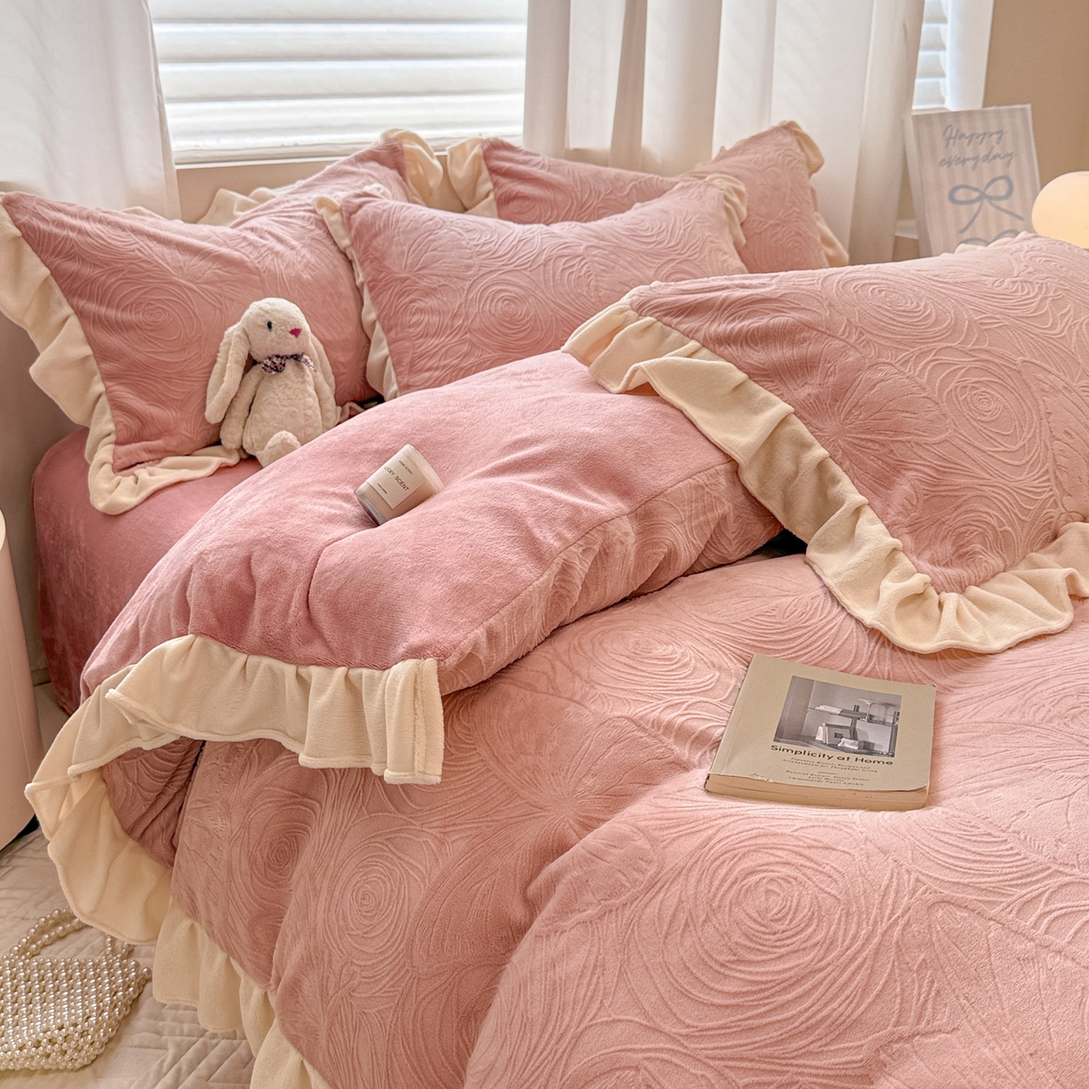 91家纺网 家纺一手货源 找家纺 懒猫家纺 2025新款亲肤舒适牛奶绒四件套-千寻花语系列 千寻花语-豆沙