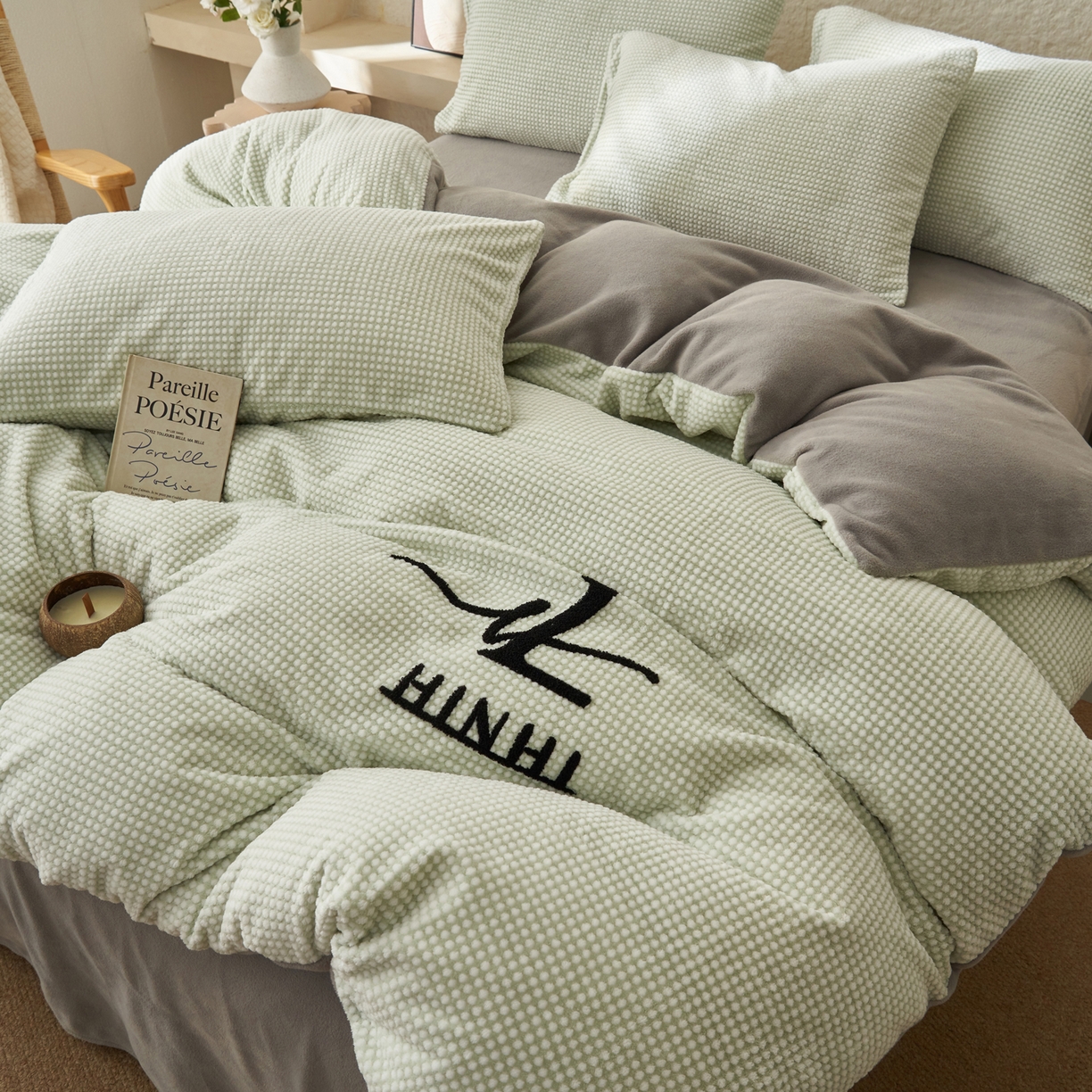 91家纺网 家纺一手货源 找家纺 早晨家纺 2025新款深蓝款阳离子提花牛奶绒四件套 深蓝-绿