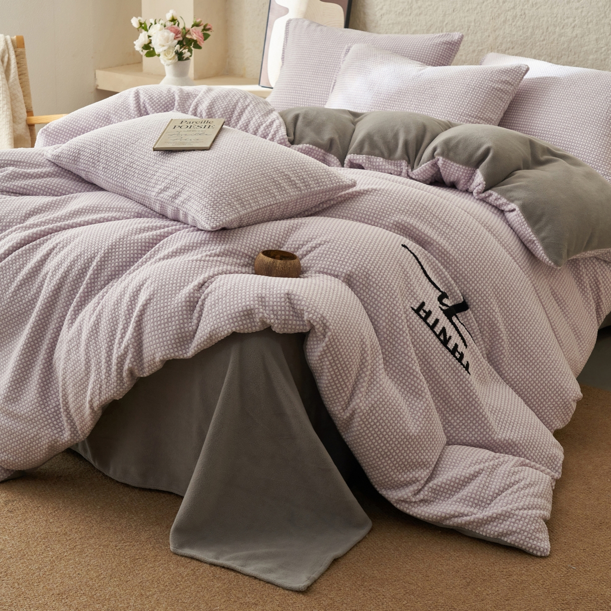 91家纺网 家纺一手货源 找家纺 早晨家纺 2025新款深蓝款阳离子提花牛奶绒四件套 深蓝-紫