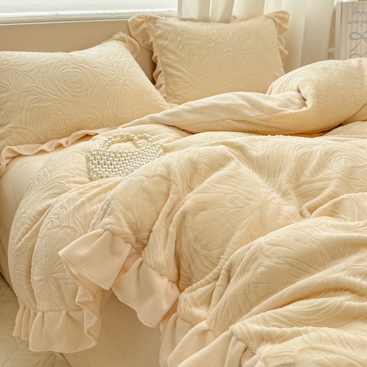 91家纺网 家纺一手货源 找家纺 懒猫家纺 2025新款亲肤舒适牛奶绒四件套-千寻花语系列 千寻花语-奶杏