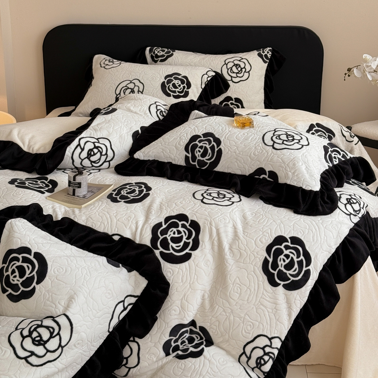 91家纺网 家纺一手货源 找家纺 （总）懒猫家纺 2025新款亲肤舒适牛奶绒四件套-可可小姐系列