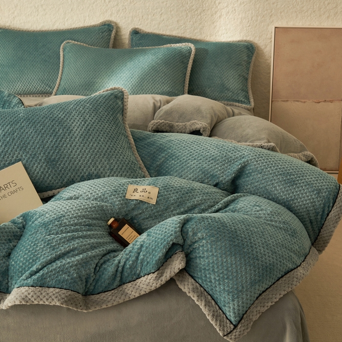 91家纺网 家纺一手货源 找家纺 早晨家纺 2025新款尚流款牛奶绒提花四件套 尚流-孔雀蓝