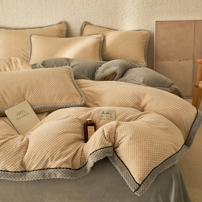 91家纺网 家纺一手货源 找家纺 早晨家纺 2025新款尚流款牛奶绒提花四件套 尚流-米驼