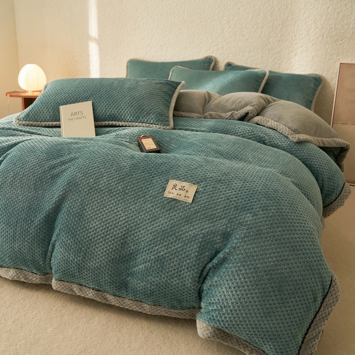 91家纺网 家纺一手货源 找家纺 早晨家纺 2025新款尚流款牛奶绒提花四件套 尚流-孔雀蓝