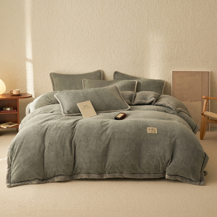 91家纺网 家纺一手货源 找家纺 早晨家纺 2025新款尚流款牛奶绒提花四件套 尚流-浅灰