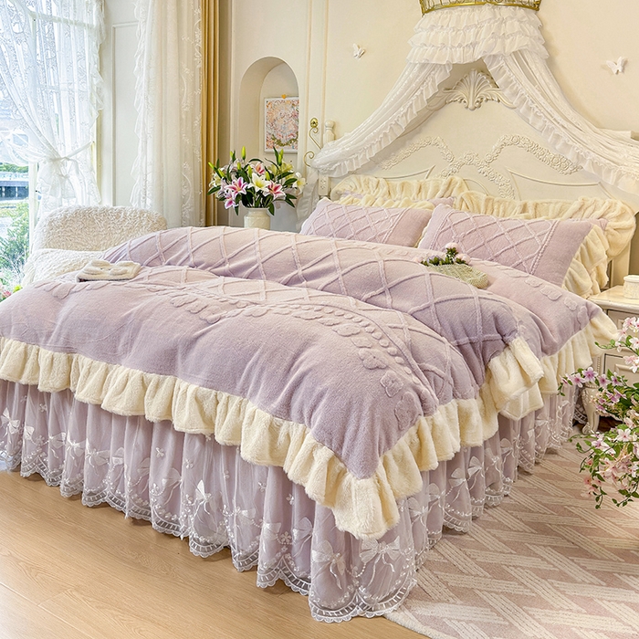 91家纺网 家纺一手货源 找家纺 （总）宜凡家纺 2025新款兔绒提花牛奶绒夹棉床裙四件套（森林密语）