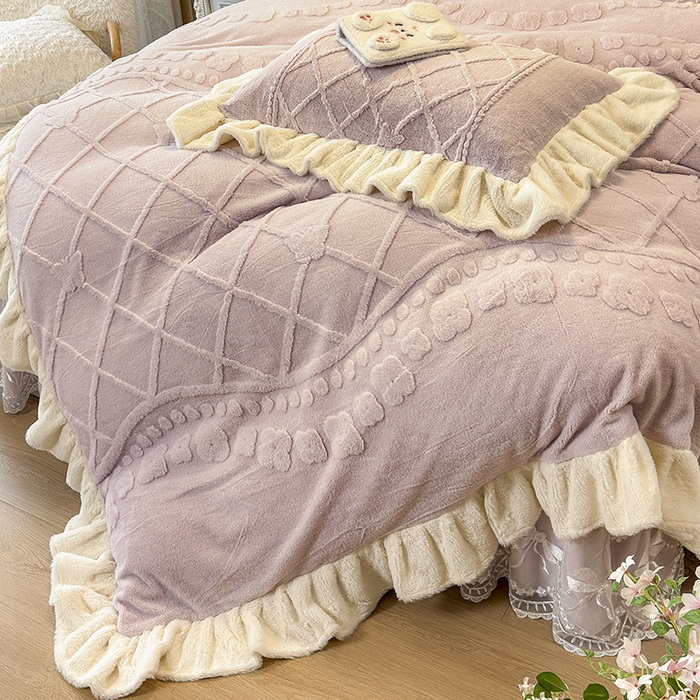 91家纺网 家纺一手货源 找家纺 （总）宜凡家纺 2025新款兔绒提花牛奶绒夹棉床裙四件套（森林密语）