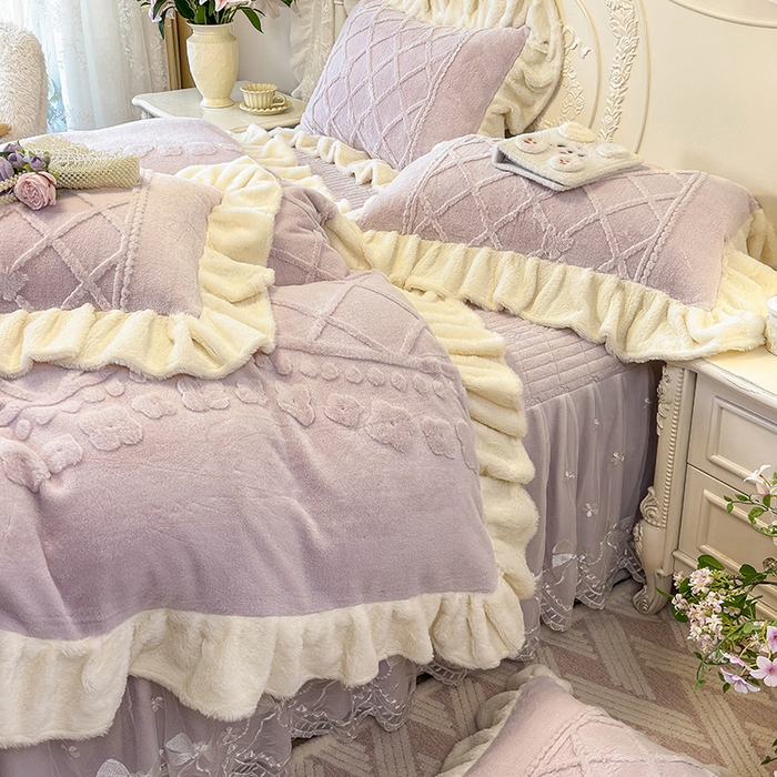 91家纺网 家纺一手货源 找家纺 （总）宜凡家纺 2025新款兔绒提花牛奶绒夹棉床裙四件套（森林密语）