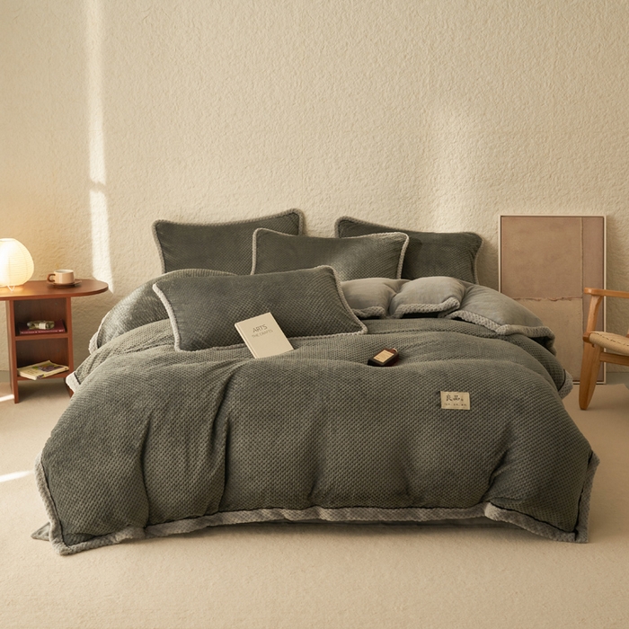 91家纺网 家纺一手货源 找家纺 早晨家纺 2025新款尚流款牛奶绒提花四件套 尚流-深灰