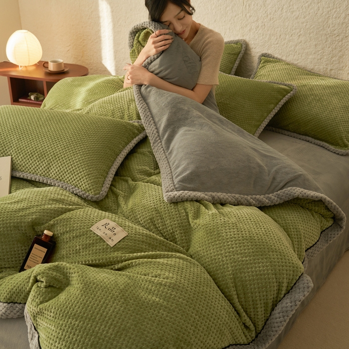 91家纺网 家纺一手货源 找家纺 早晨家纺 2025新款尚流款牛奶绒提花四件套 尚流-草绿