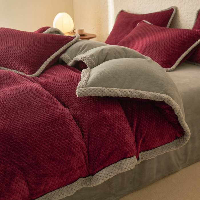 91家纺网 家纺一手货源 找家纺 早晨家纺 2025新款尚流款牛奶绒提花四件套 尚流-酒红