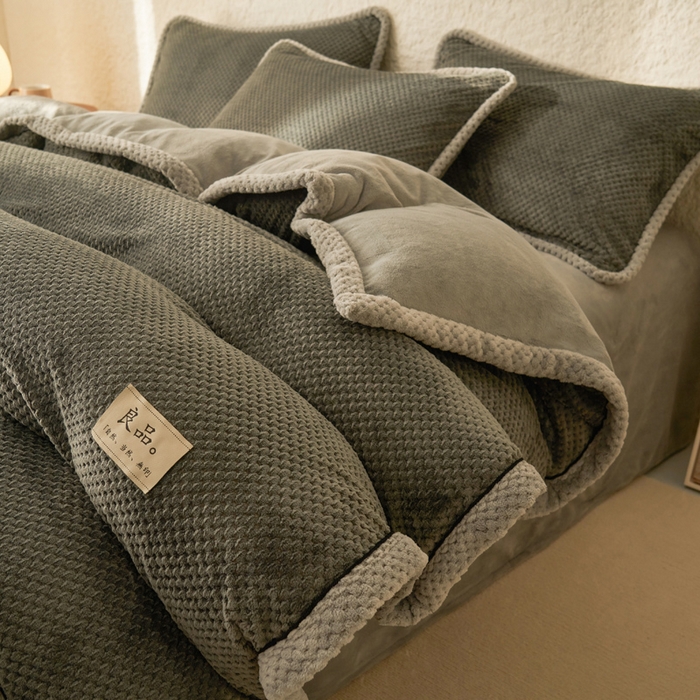 91家纺网 家纺一手货源 找家纺 早晨家纺 2025新款尚流款牛奶绒提花四件套 尚流-深灰