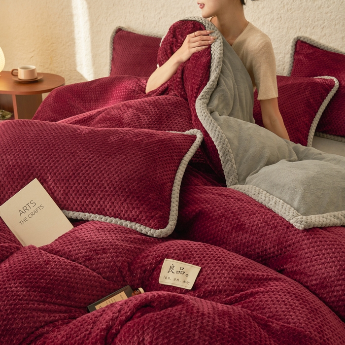 91家纺网 家纺一手货源 找家纺 早晨家纺 2025新款尚流款牛奶绒提花四件套 尚流-酒红