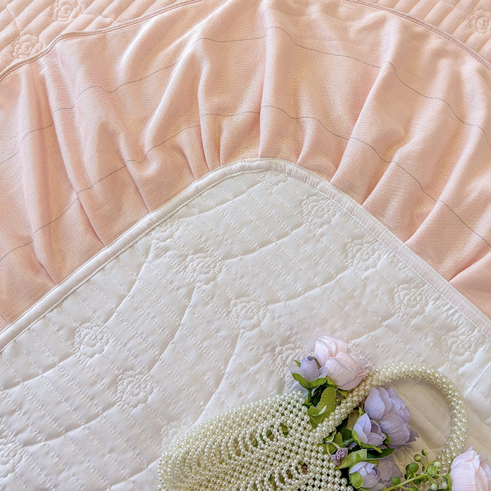 91家纺网 家纺一手货源 找家纺 宜凡家纺 2025新款兔绒提花牛奶绒夹棉床盖四件套（森林密语） 森林密语 玉色