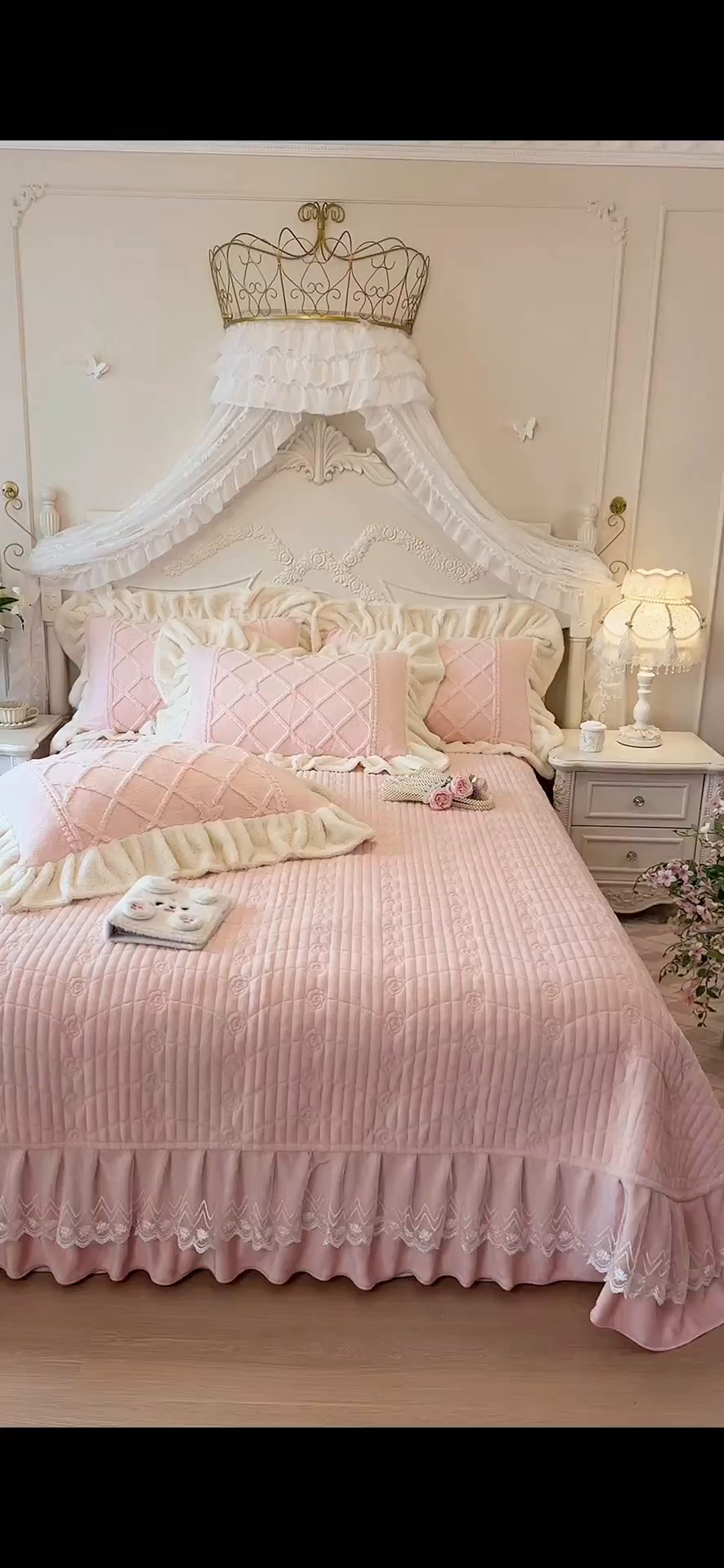 91家纺网 家纺一手货源 找家纺 宜凡家纺 2025新款兔绒提花牛奶绒夹棉床盖四件套（森林密语） 森林密语 玉色