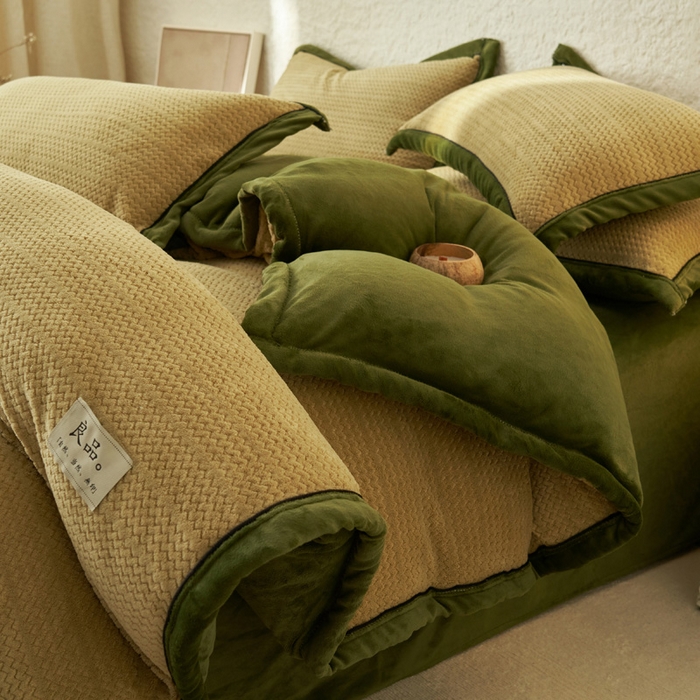 91家纺网 家纺一手货源 找家纺 早晨家纺 2025新款青沐款牛奶绒提花四件套 青沐-浅水绿