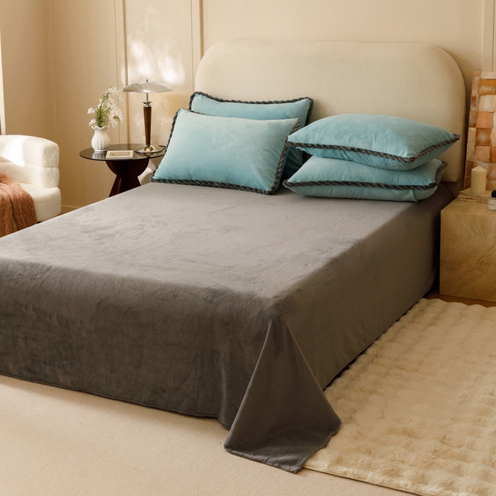 91家纺网 家纺一手货源 找家纺 早晨家纺 2025新款牛奶绒双拼四件套 双拼孔蓝+浅灰