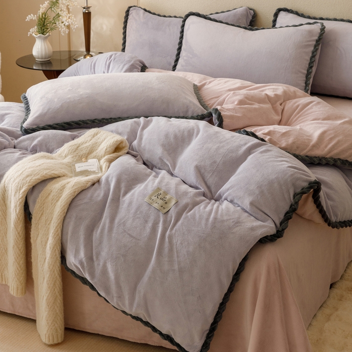 91家纺网 家纺一手货源 找家纺 早晨家纺 2025新款牛奶绒双拼四件套 双拼浅紫+玉色