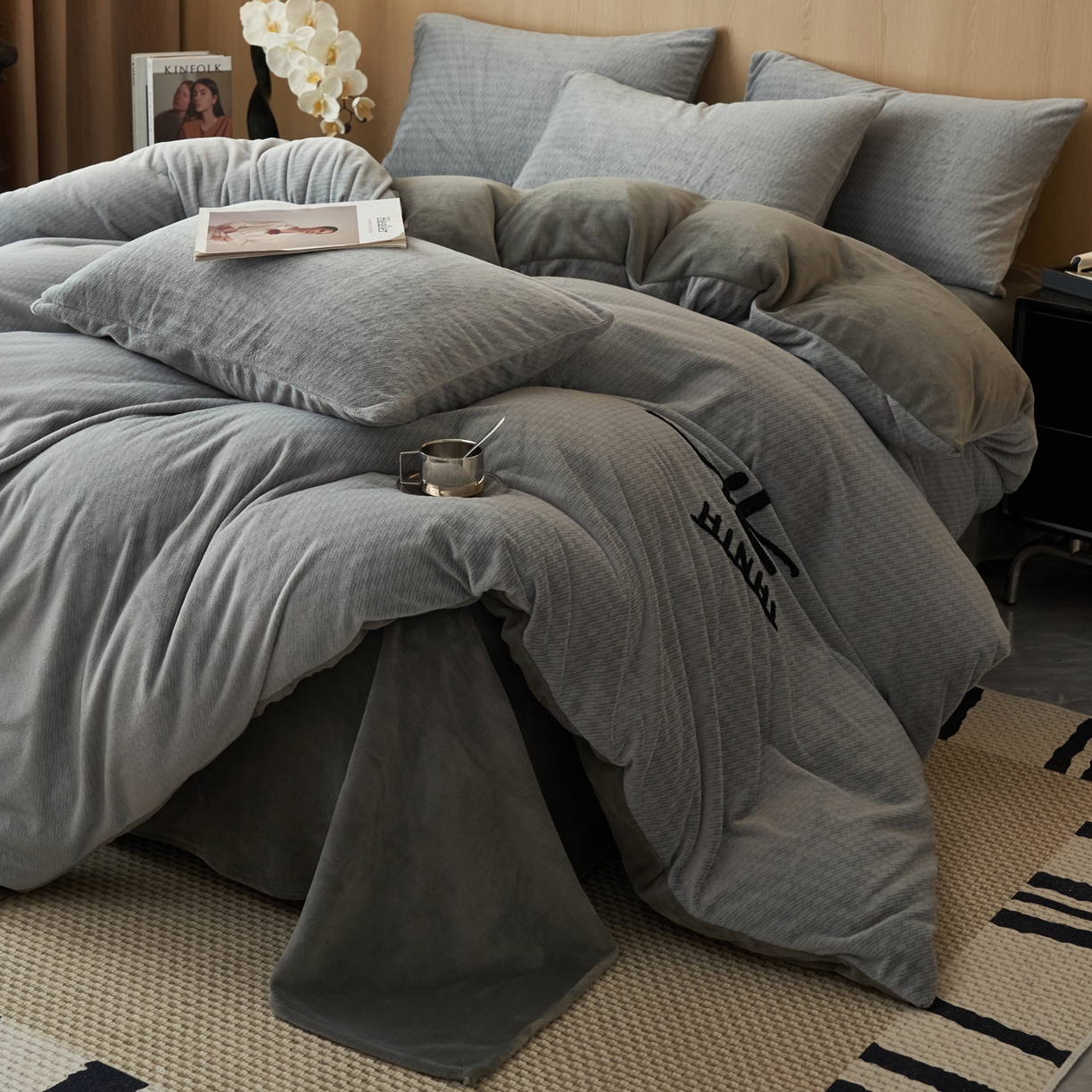 91家纺网 家纺一手货源 找家纺 早晨家纺 2025新款流星款阳离子提花兔毛牛奶绒四件套 流星-银灰