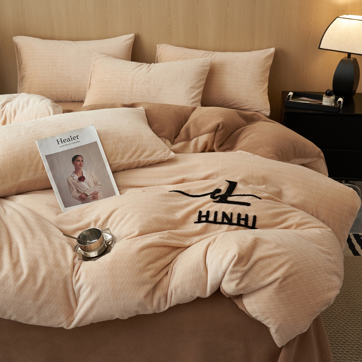 91家纺网 家纺一手货源 找家纺 早晨家纺 2025新款流星款阳离子提花兔毛牛奶绒四件套 流星-米驼