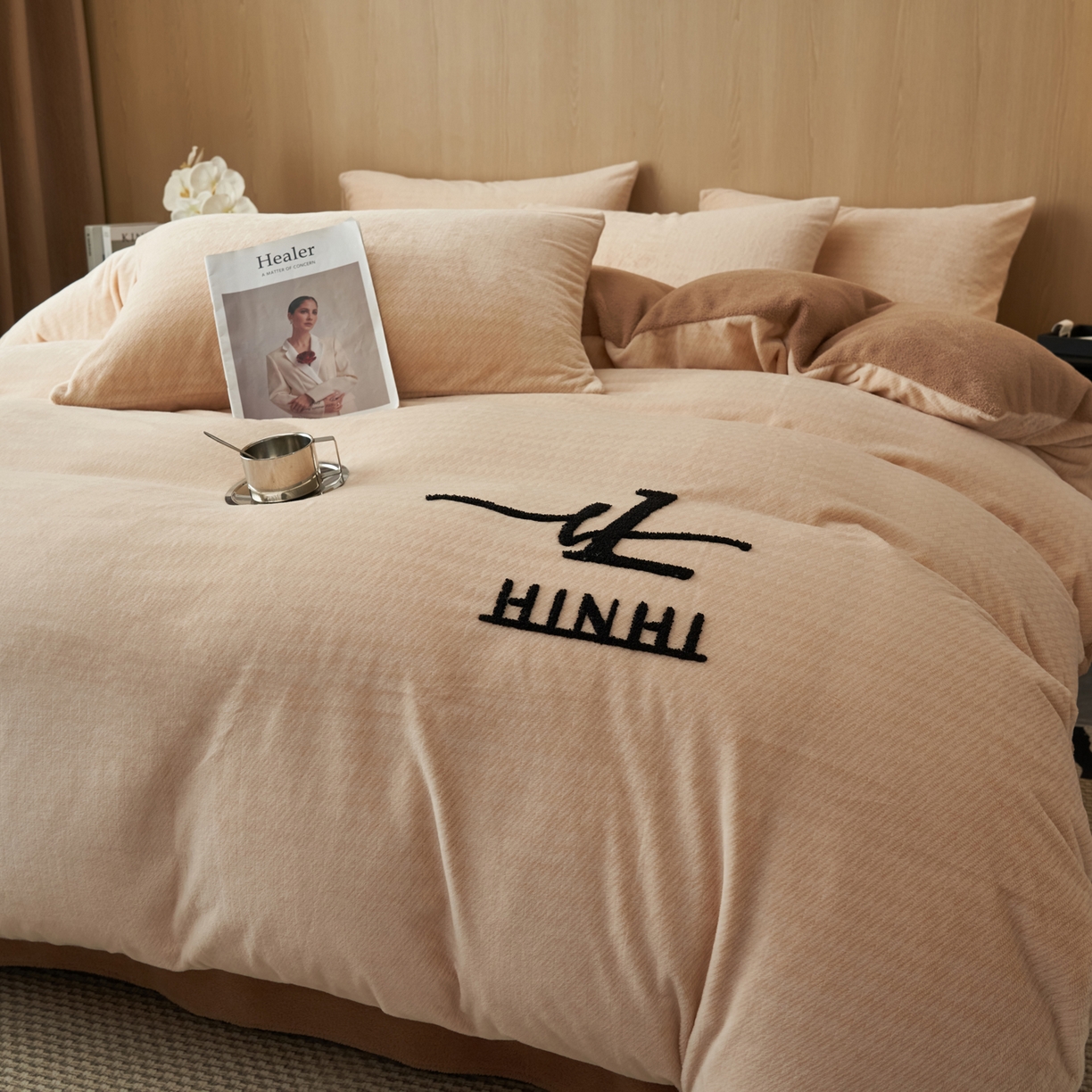 91家纺网 家纺一手货源 找家纺 早晨家纺 2025新款流星款阳离子提花兔毛牛奶绒四件套 流星-米驼