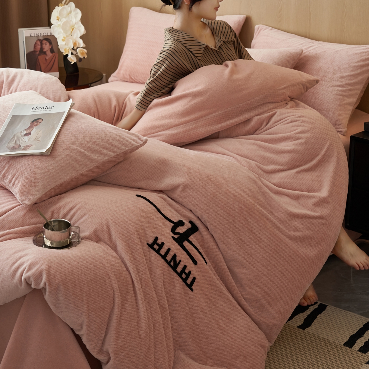 91家纺网 家纺一手货源 找家纺 早晨家纺 2025新款流星款阳离子提花兔毛牛奶绒四件套 流星-豆沙