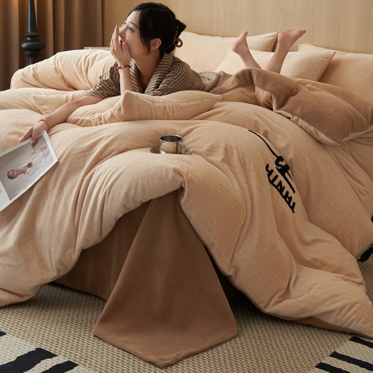 91家纺网 家纺一手货源 找家纺 早晨家纺 2025新款流星款阳离子提花兔毛牛奶绒四件套 流星-米驼