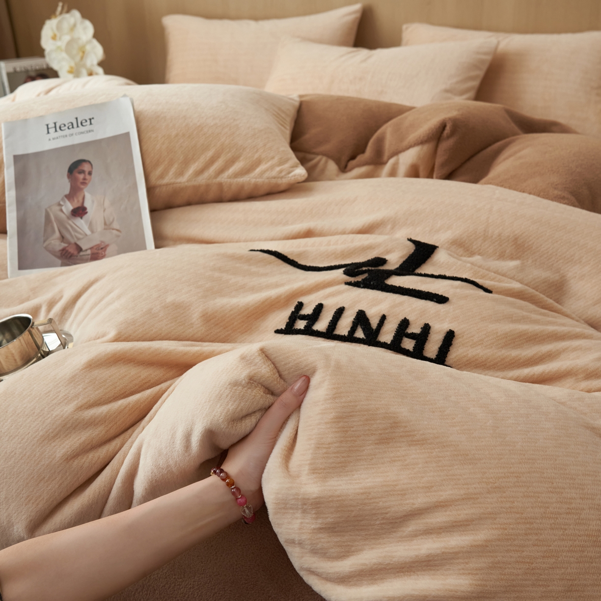 91家纺网 家纺一手货源 找家纺 （总）早晨家纺 2025新款流星款阳离子提花兔毛牛奶绒四件套