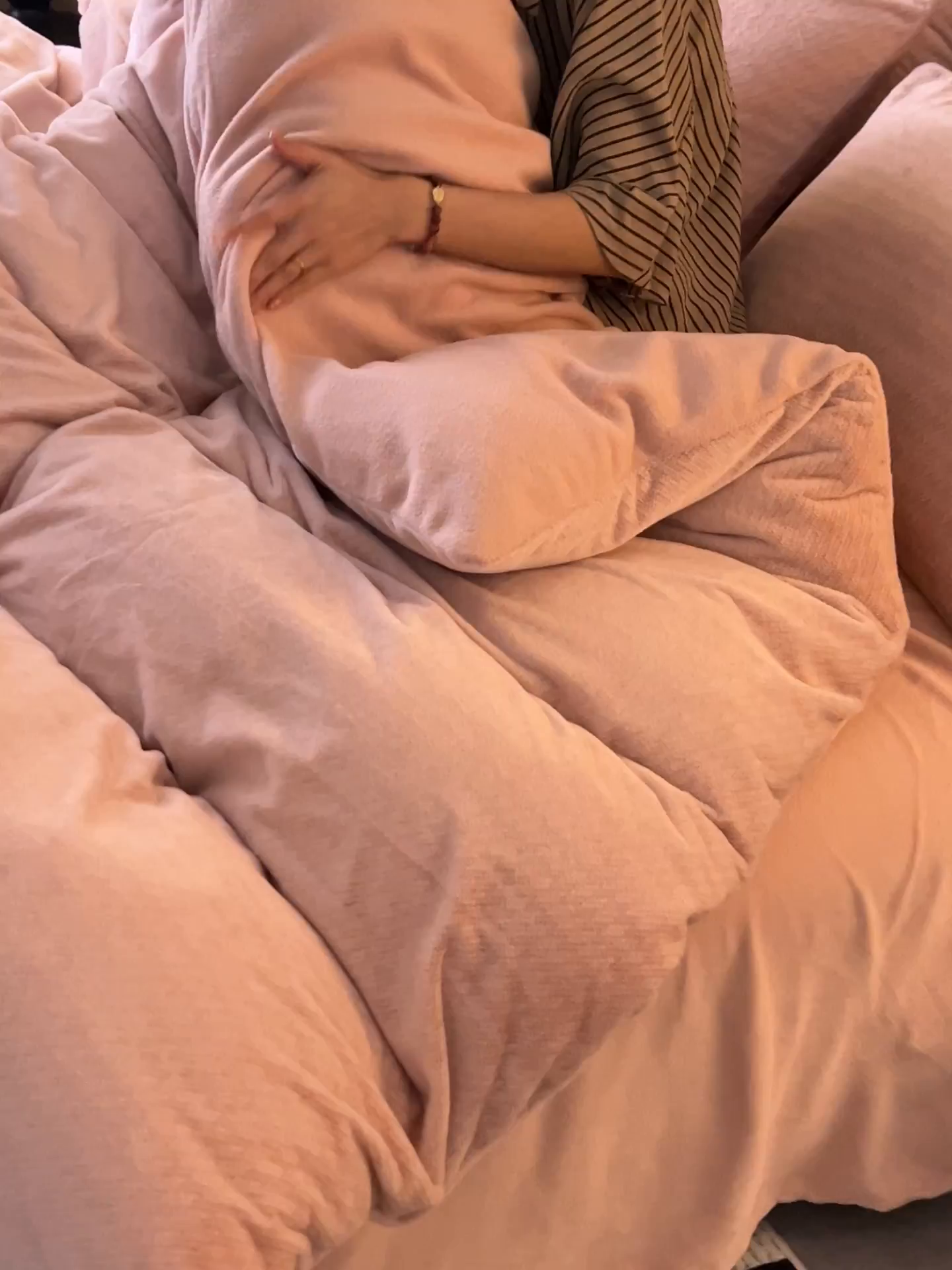 91家纺网 家纺一手货源 找家纺 早晨家纺 2025新款流星款阳离子提花兔毛牛奶绒四件套 流星-豆沙