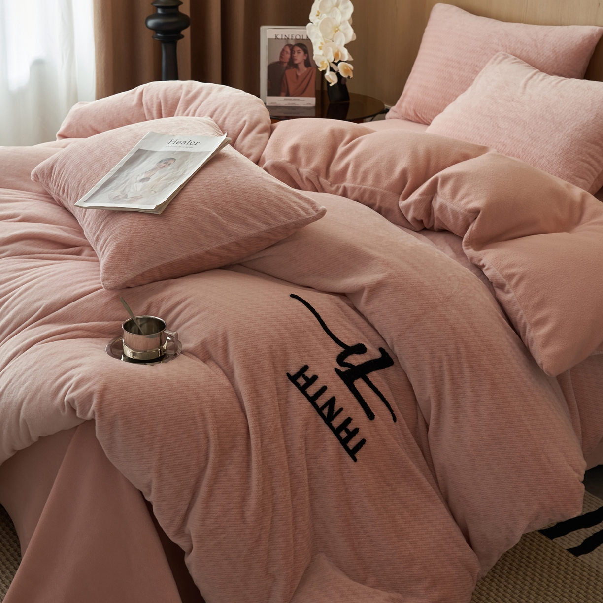 91家纺网 家纺一手货源 找家纺 早晨家纺 2025新款流星款阳离子提花兔毛牛奶绒四件套 流星-豆沙