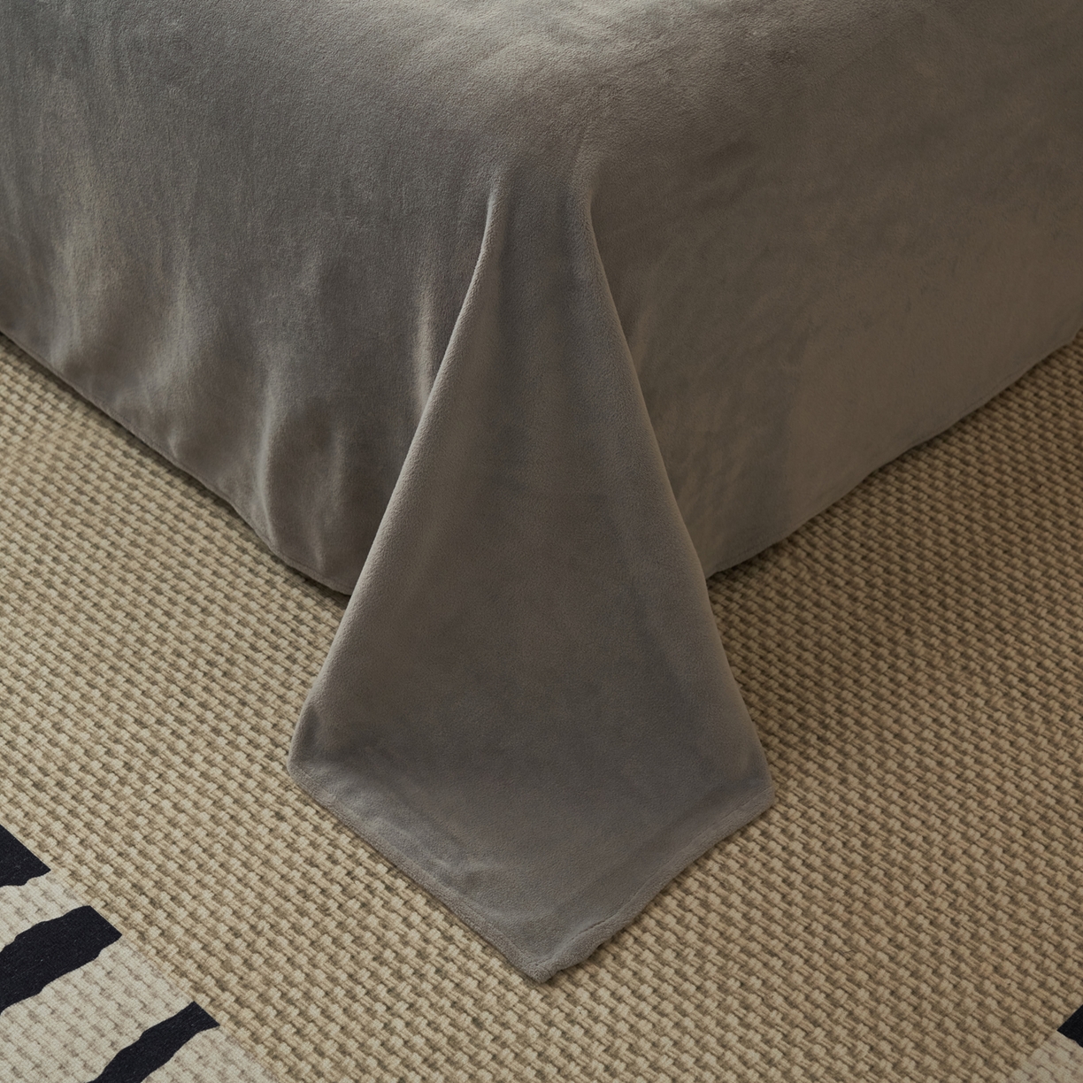 91家纺网 家纺一手货源 找家纺 早晨家纺 2025新款流星款阳离子提花兔毛牛奶绒四件套 流星-雾蓝