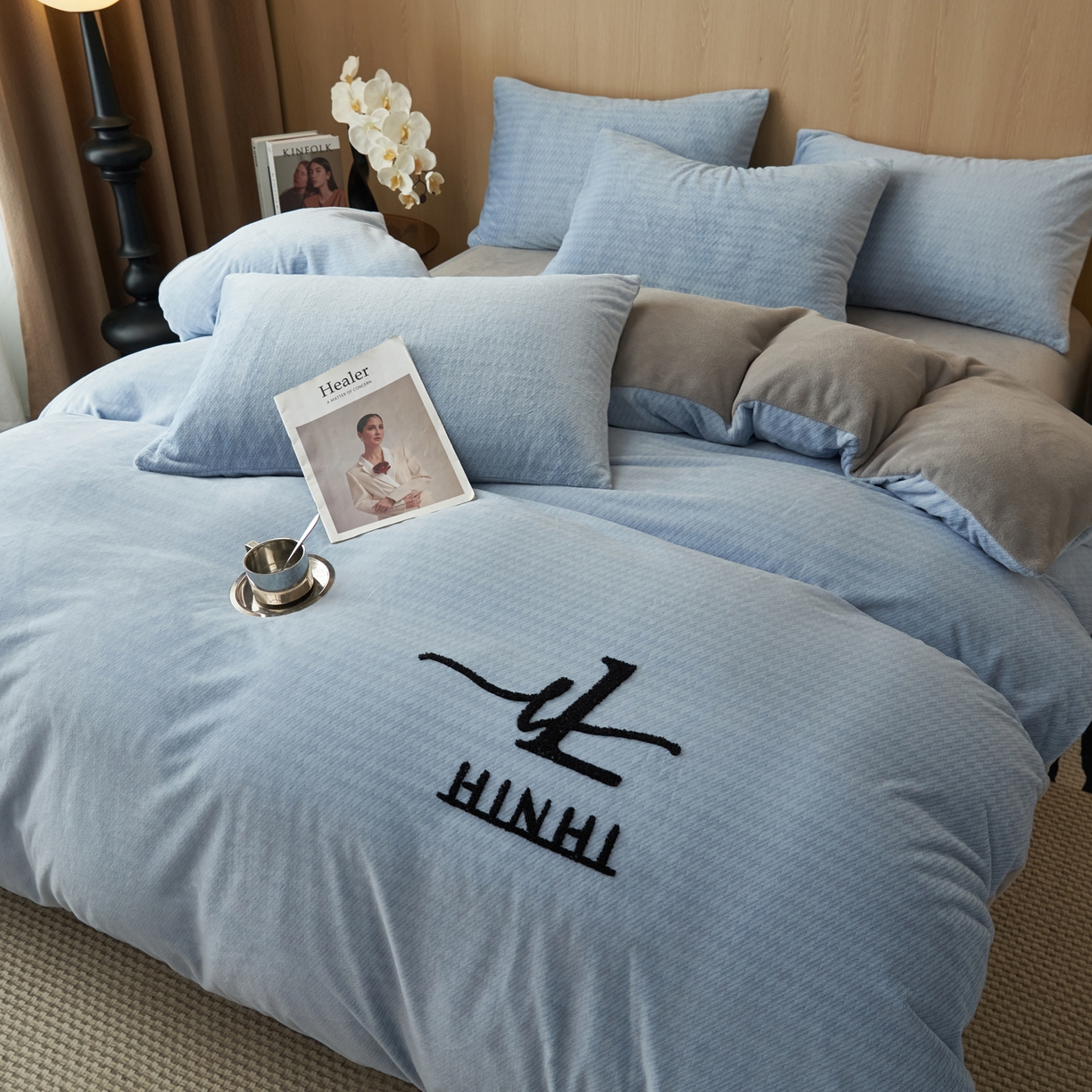 91家纺网 家纺一手货源 找家纺 早晨家纺 2025新款流星款阳离子提花兔毛牛奶绒四件套 流星-雾蓝