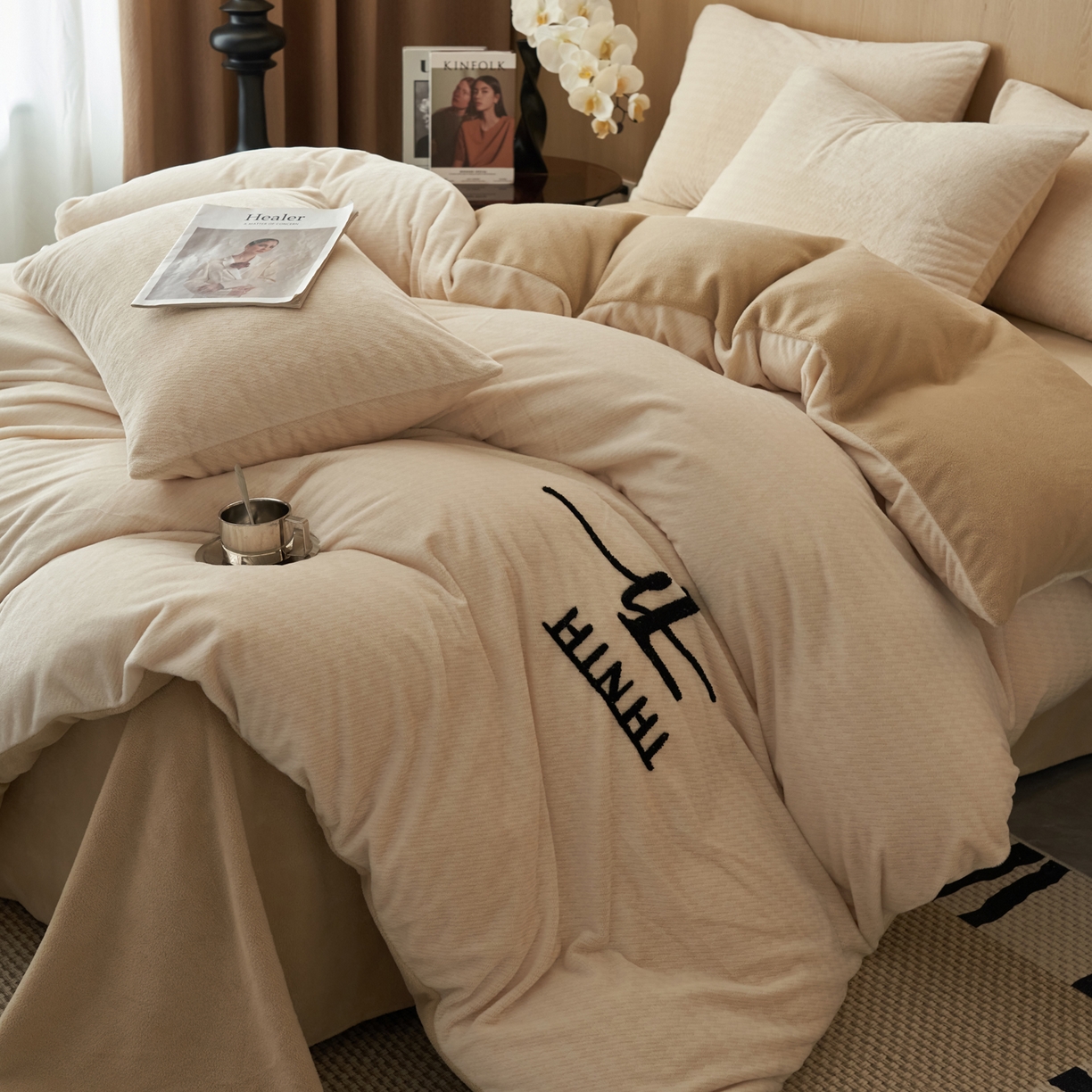 91家纺网 家纺一手货源 找家纺 早晨家纺 2025新款流星款阳离子提花兔毛牛奶绒四件套 流星-奶白