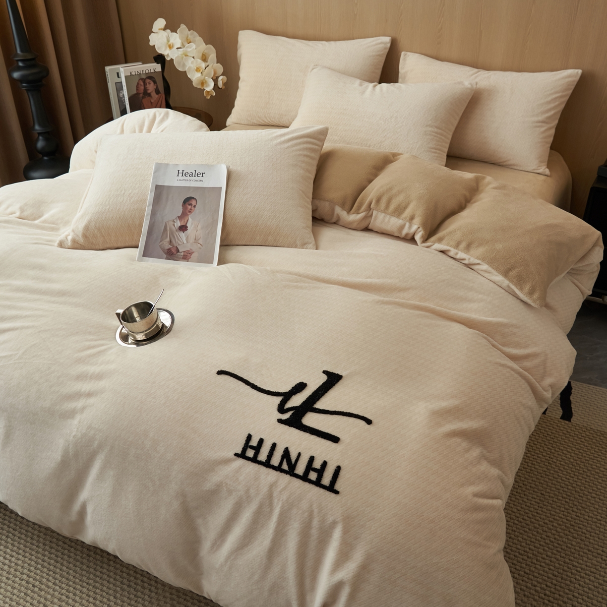 91家纺网 家纺一手货源 找家纺 早晨家纺 2025新款流星款阳离子提花兔毛牛奶绒四件套 流星-奶白