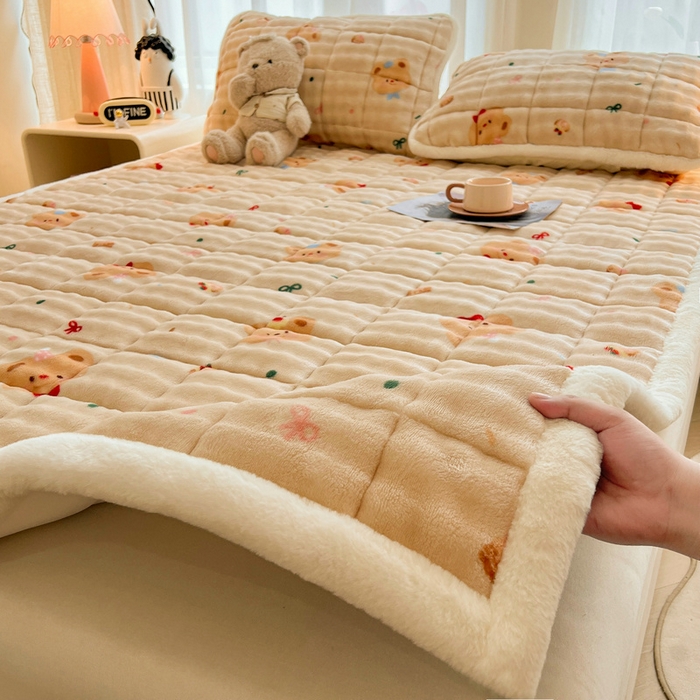 91家纺网 家纺一手货源 找家纺 （总）梵朴 2025新款牛奶绒泡泡兔毛绒床垫学生宿舍床褥子床护垫大床款印花系列