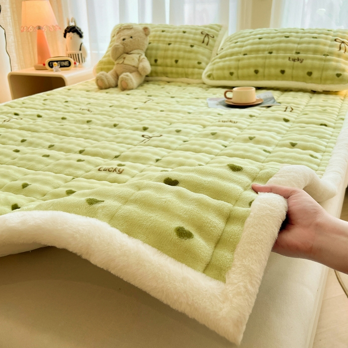 梵朴 2025新款牛奶绒泡泡兔毛绒床垫学生宿舍床褥子床护垫大床款印花系列 爱心蝴蝶结绿
