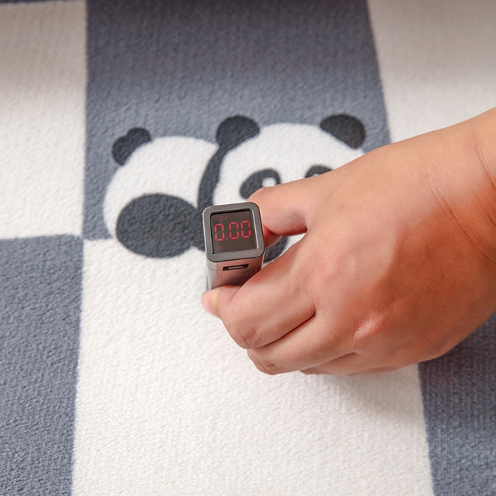 91家纺网 家纺一手货源 找家纺 北辰 2025新款牛奶绒地垫打地铺神器床边垫床垫遮盖物客厅地垫可定制 方格熊猫蓝灰