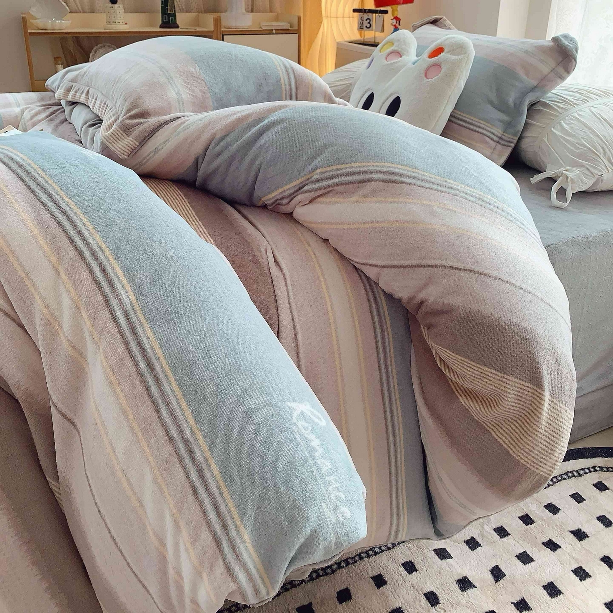 91家纺网 家纺一手货源 找家纺 （总）莱豫家纺 2025新款加厚牛奶绒三件套四件套保暖不静电