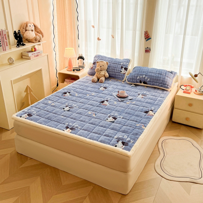 91家纺网 家纺一手货源 找家纺 梵朴 2025新款牛奶绒泡泡兔毛绒床垫学生宿舍床褥子床护垫大床款印花系列 彩虹哈皮狗