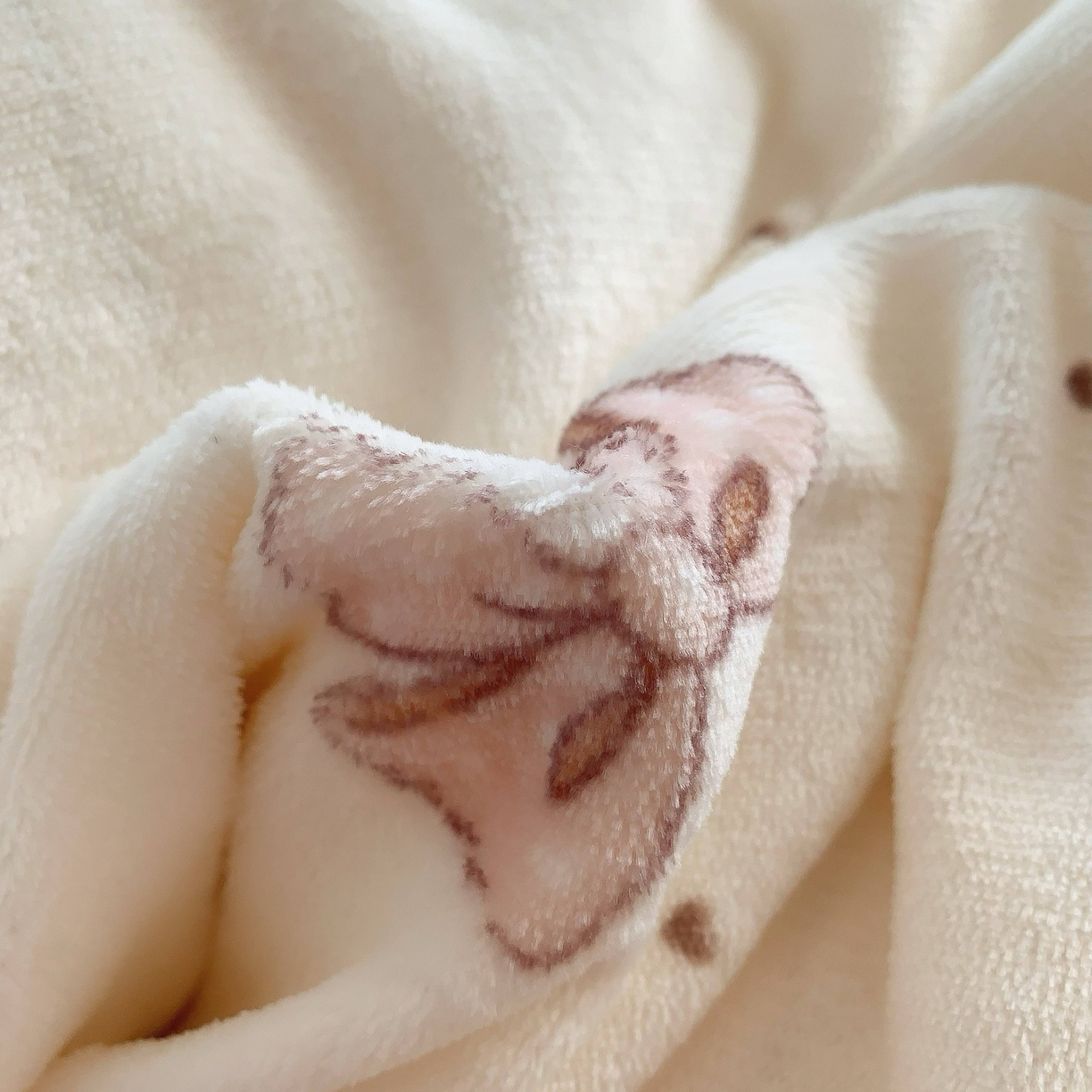 91家纺网 家纺一手货源 找家纺 莱豫家纺 2025新款加厚牛奶绒三件套四件套保暖不静电 爱心如辰