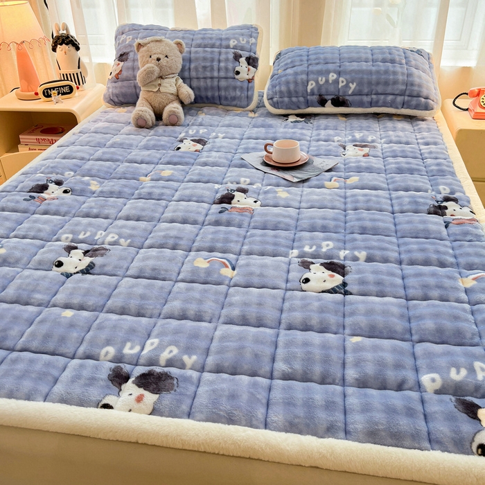 91家纺网 家纺一手货源 找家纺 梵朴 2025新款牛奶绒泡泡兔毛绒床垫学生宿舍床褥子床护垫大床款印花系列 彩虹哈皮狗