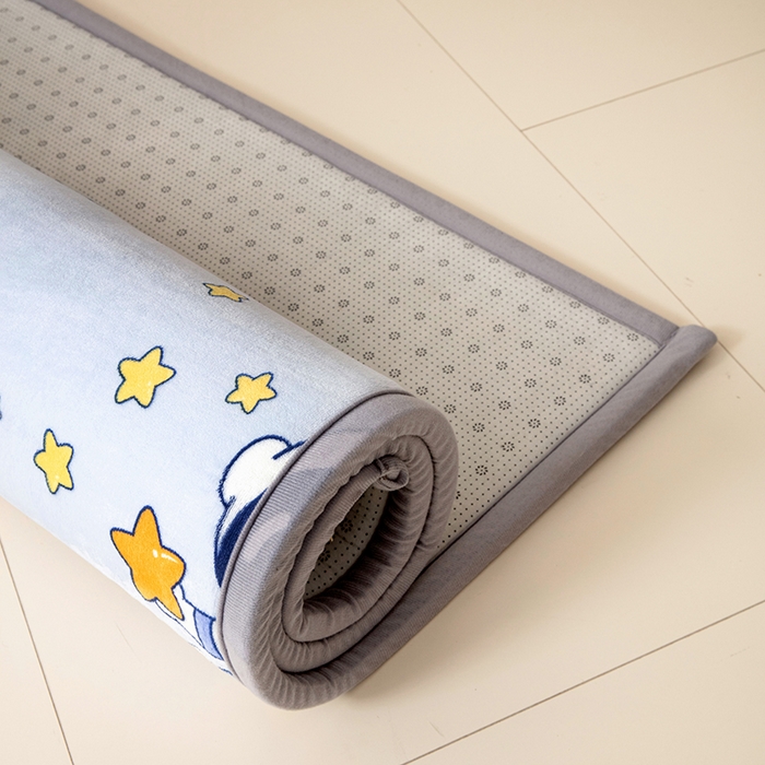 91家纺网 家纺一手货源 找家纺 北辰 2025新款牛奶绒地垫打地铺神器床边垫床垫遮盖物客厅地垫可定制 太空遨游