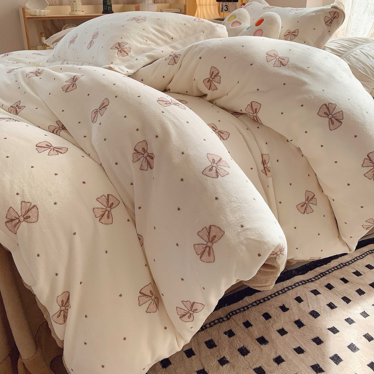 91家纺网 家纺一手货源 找家纺 莱豫家纺 2025新款加厚牛奶绒三件套四件套保暖不静电 爱心如辰